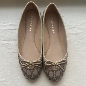 Coach Women's Beige and Brown Loafers